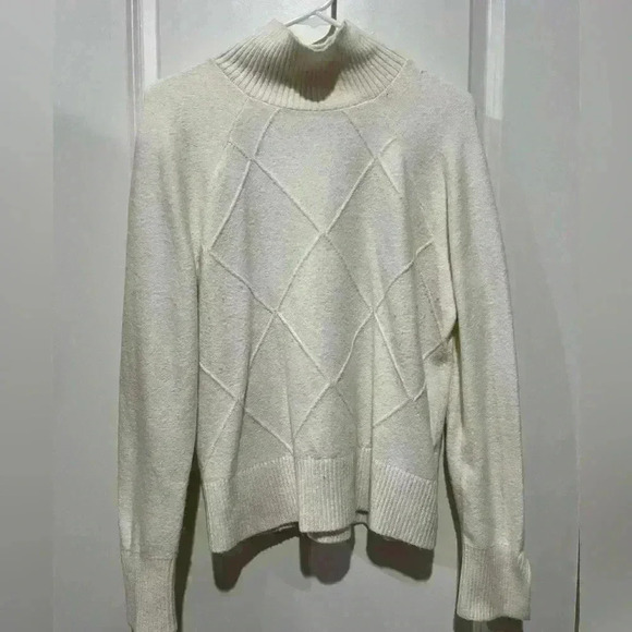 BANANA REPUBLIC WHITE ARGYLE SWEATER SIZE SMALL - Picture 1 of 4